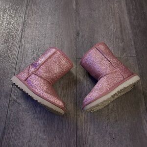 Girls Pink Glitter Classic Short Ugg Boots Size 11